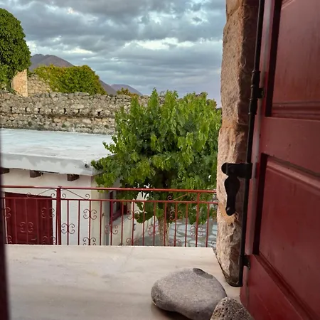 Lithos Traditional House Tatil Evi