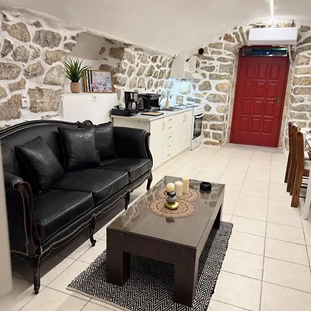 Lithos Traditional House Areopoli