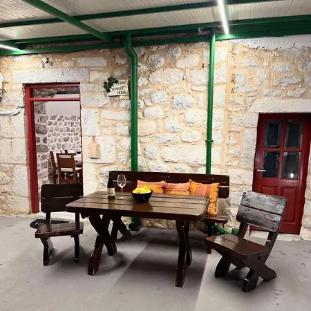 Lithos Traditional House Areopoli