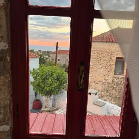 Semesterbostad Lithos Traditional House Areopoli