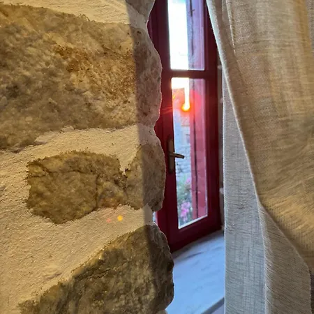 Lithos Traditional House