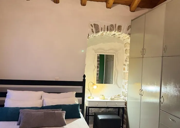 Semesterbostad Lithos Traditional House Areopoli