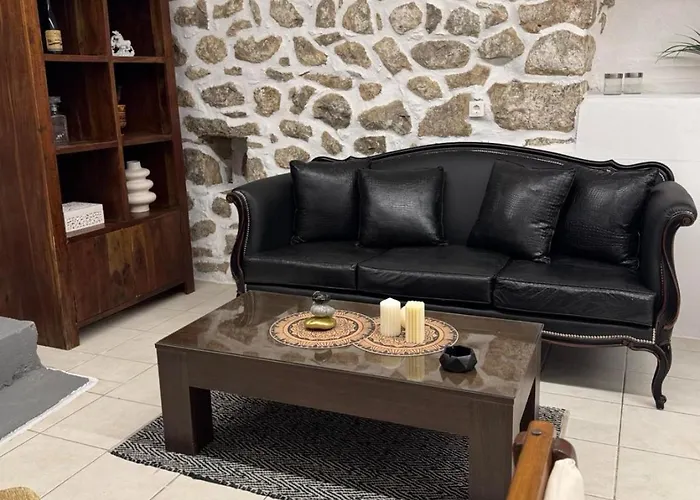 Lithos Traditional House *