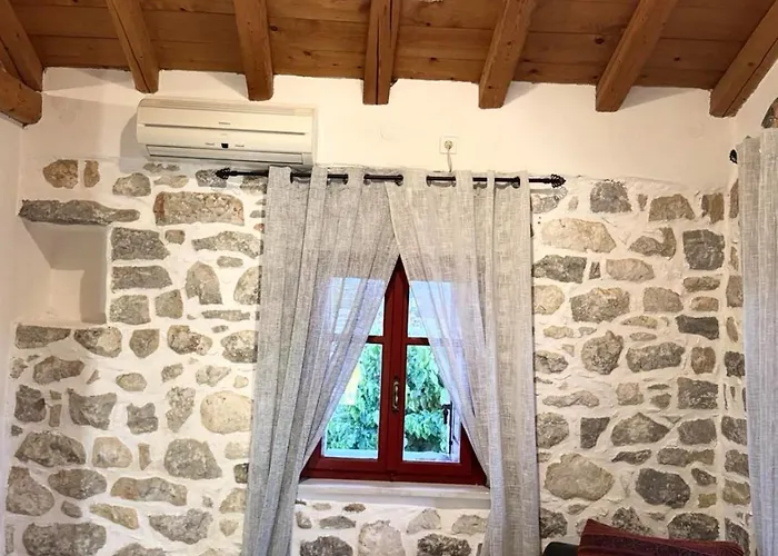 Lithos Traditional House Semesterbostad Areopoli