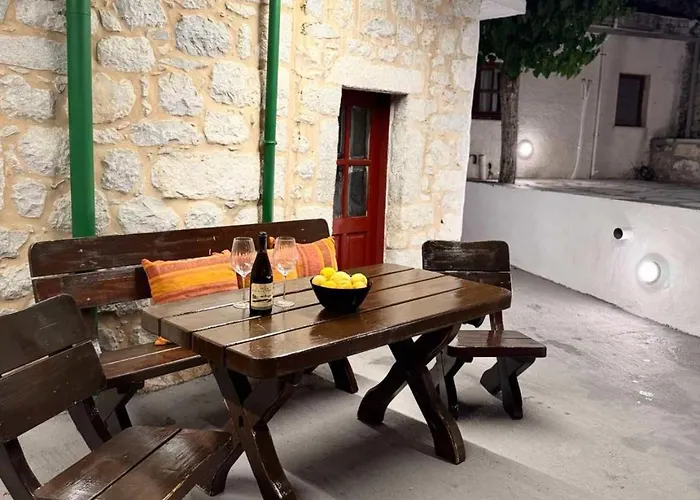 Lithos Traditional House * Areopoli