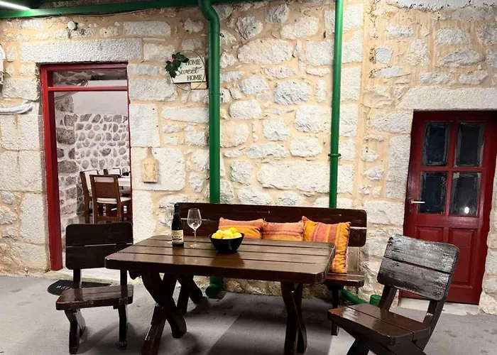 Lithos Traditional House Areopoli